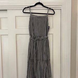 Women’s gingham black and white sleeveless dress